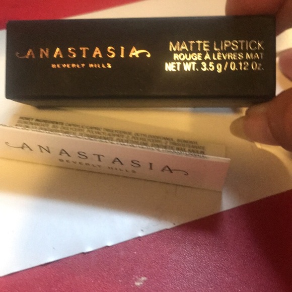 Anastasia Beverly Hills Matt lipstick brand new - Picture 2 of 5